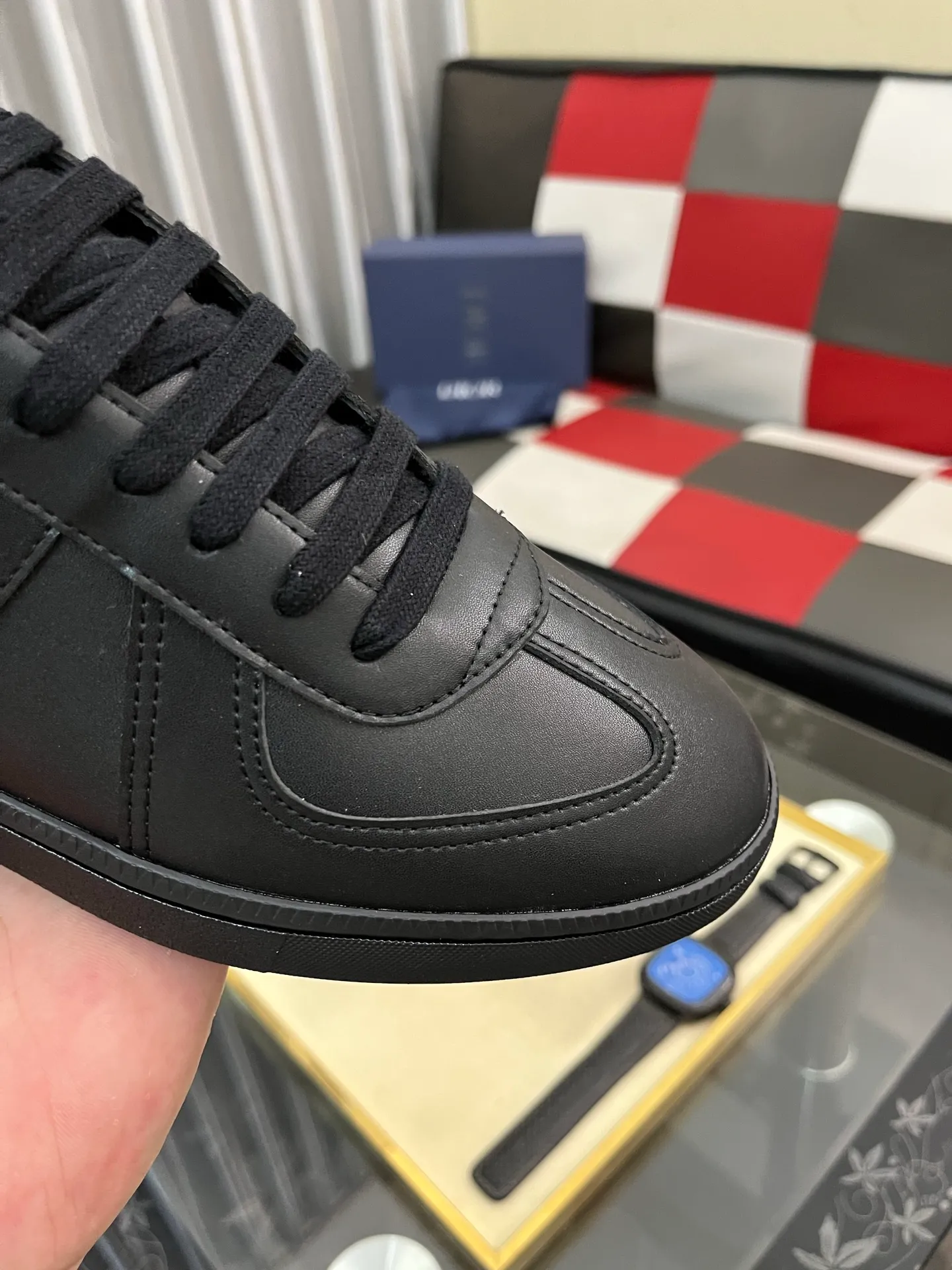 Men's shoes 💰380⌚️⌚️ 【Dior*DIAO】original quality.~ Unique modern style sneakers. 🏃A must-have casual shoe for trendy men😍😍 Original brand imported from Italy, imported original leather, sheep lining (refuses to discolor and grind feet) Sole: Original sole provided by the original factory, French lazy style design ⚠️Fit to the feet, original quality, super comfortable original sole. Code number: 38-442️⃣Colors available